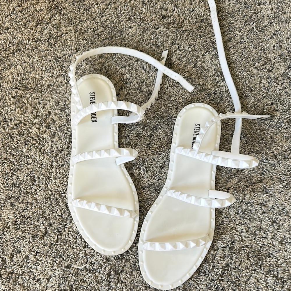 Steve Madden White Pearl Embellished Sandals